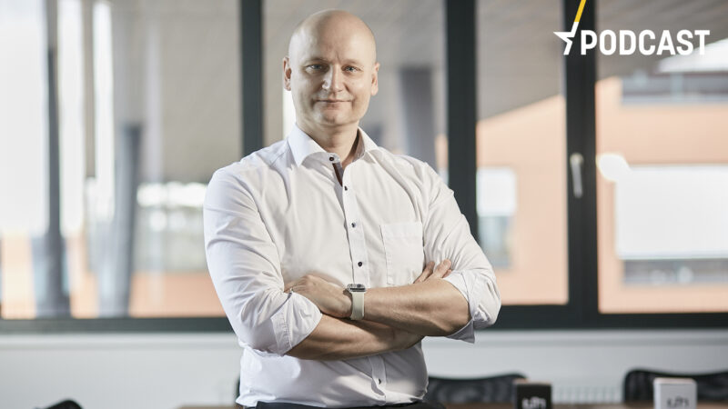 Podcast: Staré televize se mění v&nbsp;suroviny. Musíme hledat nové ekonomické modely, říká David Vandrovec