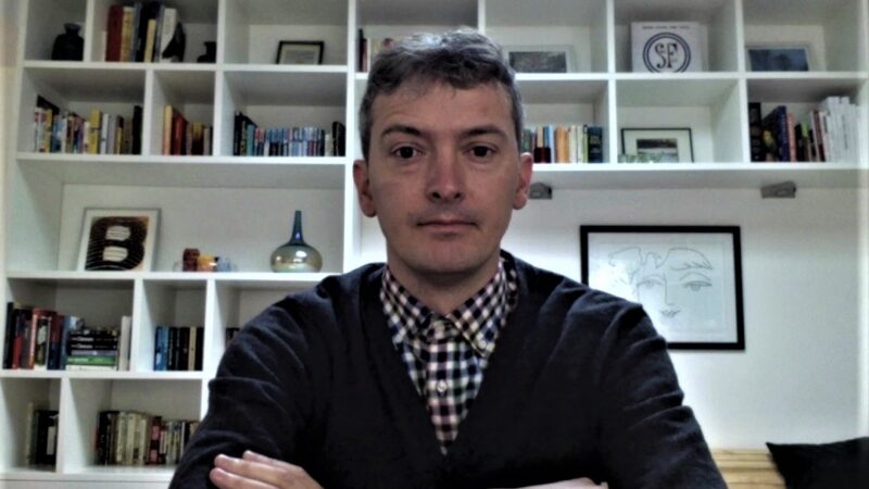 Mír v&nbsp;Severním Irsku je křehký, bylo by bláhové se domnívat, že se násilí nemůže vrátit, říká irský historik