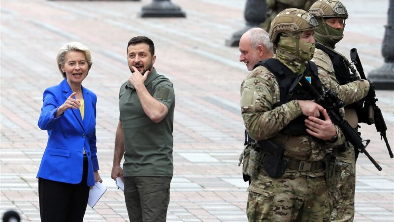 EU poslala první 3 miliardy eur v&nbsp;rámci půjčky Ukrajině