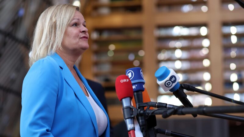 Němci zavádí kontroly na hranicích s&nbsp;Českem, Polskem a&nbsp;Švýcarskem