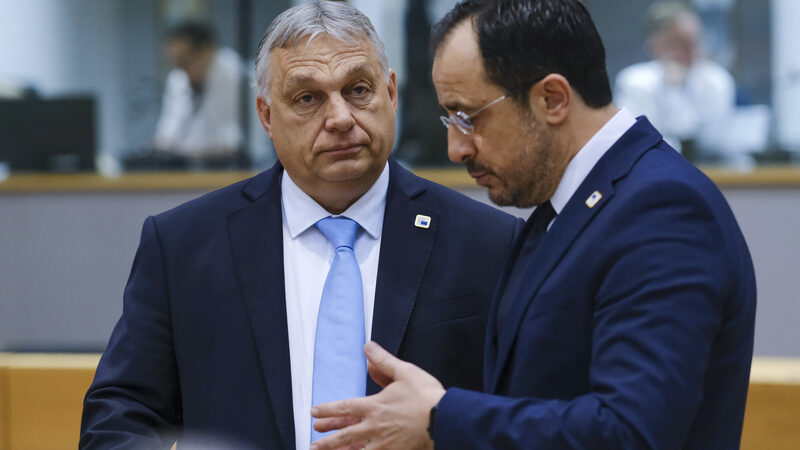 Maďarská víza pro Rusy mohou narušit bezpečnost EU, zemi hrozí vyloučení ze Schengenu