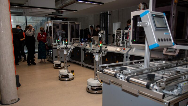 Jihlavská vysoká škola vlastní kyber‑fyzikální továrnu. Pomůže studentům i&nbsp;firmám