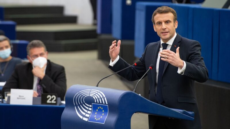 Macron si vysnil suverénní Evropu. Jeho ambice naráží už ve Francii, čekají ho volby