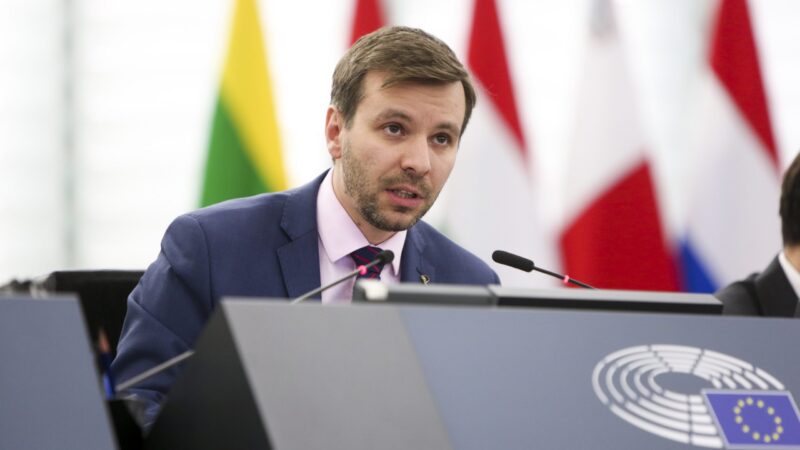 Piráti si vybrali Marcela Kolaju jako kandidáta na eurokomisaře