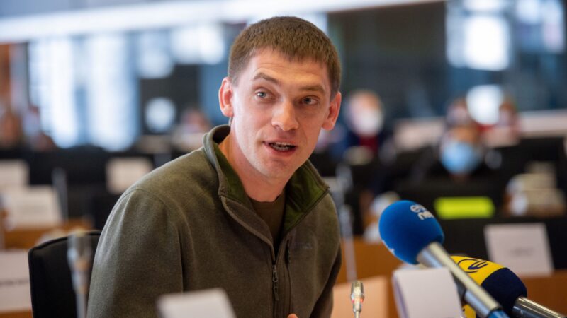 Europoslanci volají po embargu na ruské energie, Komise mezitím připravuje šestý balíček sankcí