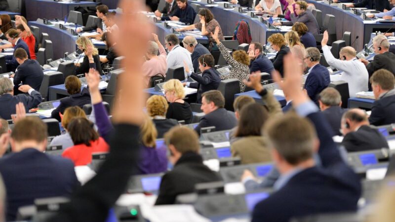 Dekarbonizace ano, ale bez ohrožování konkurenceschopnosti, zaznělo na debatě kandidátů do EP