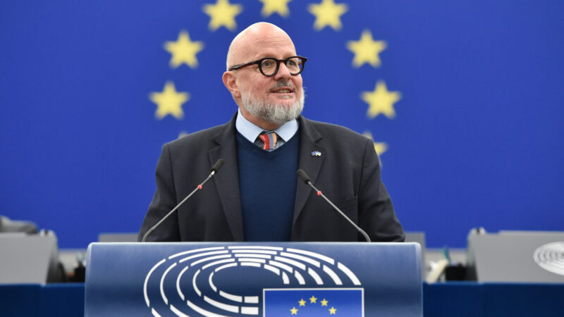 Místopředsedou EP se stal navdzory kauze Katargate socialista. Nedostatek sebereflexe, zní od kritiků