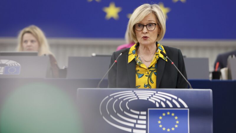 Jaké jsou dopady pádu amerických bank na EU? Jen omezené, tvrdí eurokomisařka