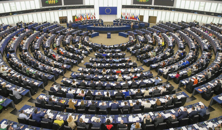 Třináct subjektů musí odstranit závady na kandidátkách do eurovoleb