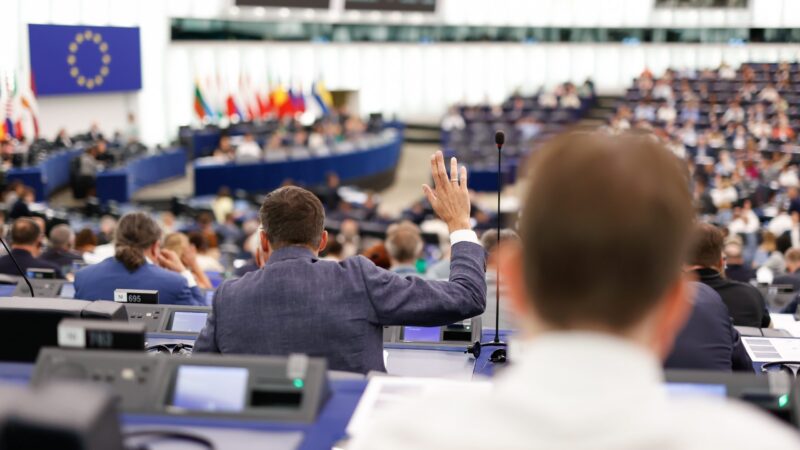 Fit for 55: Europarlament schválil nové cíle pro snižování spotřeby energie a&nbsp;pravidla pro dobíjecí stanice