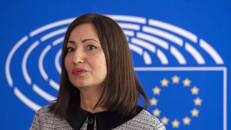 Evropská komise bude mít novou členku. Poslanci schválili nominaci Bulharky Iljany Ivanové