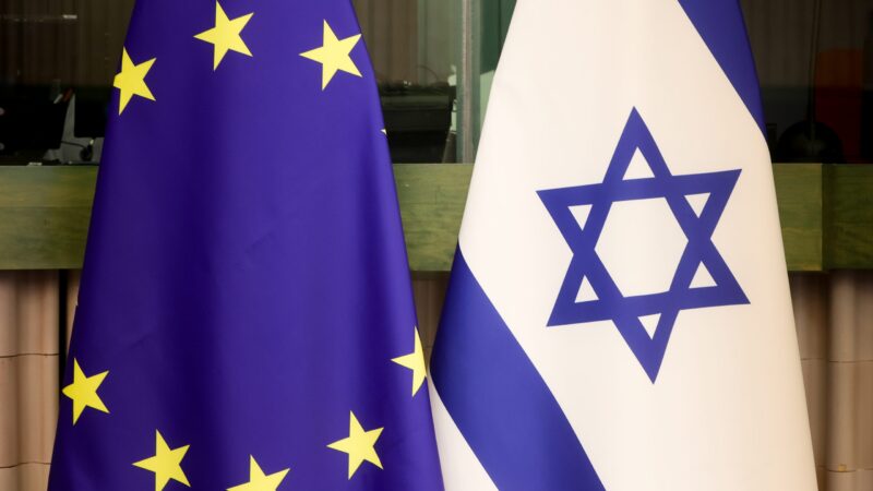 Podcast: Situace na Blízkém východě je co do prosperity EU velmi riziková, říká ekonom Zahradník