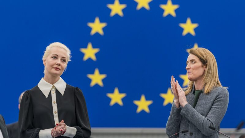 Putin je krvavý mafián a&nbsp;vede zločinecký gang, řekla Navalná v&nbsp;Evropském parlamentu