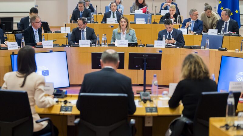 Dohodnuto. Všichni kandidáti a&nbsp;kandidátky na eurokomisaře dostali od europoslanců zelenou