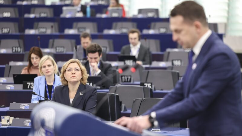 Svoboda slova podle Muska a&nbsp;Zuckerberga. Evropa se musí bránit digitálním oligarchům, zaznělo v EP