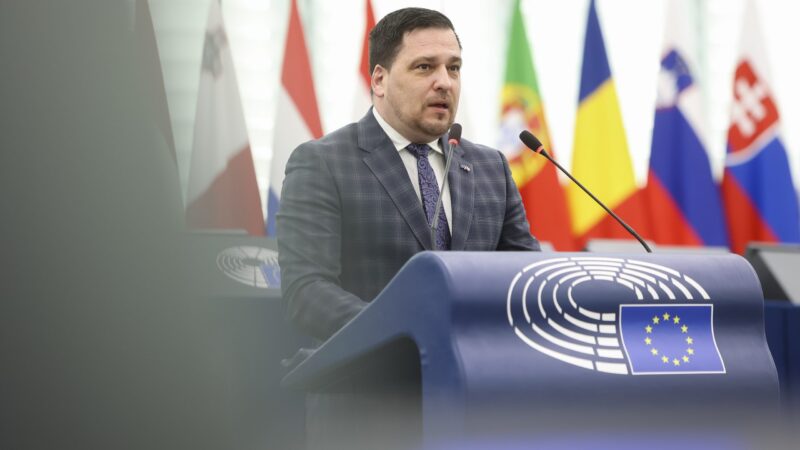 Zdechovský: Na Slovensku selhává právní stát, čelil jsem výhrůžkám i&nbsp;sledování