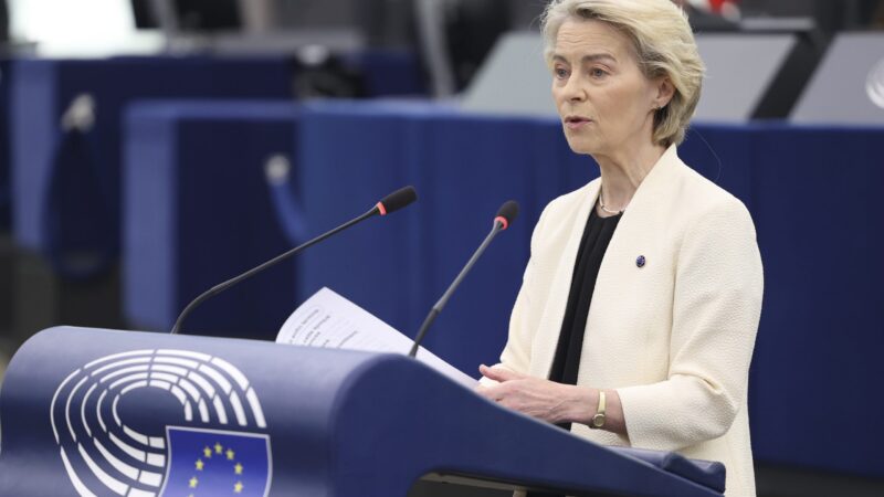 Von der Leyen: Znovu otevřít kohoutek s&nbsp;ruskou ropou by byla historická chyba