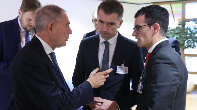 Akční plán EU pro dostupnou energii je podle Vlčka příliš obecný a&nbsp;málo ambiciózní