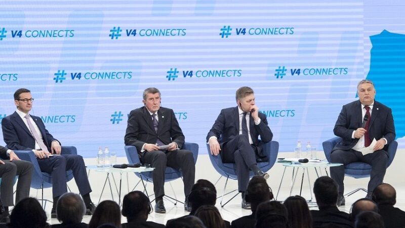 Bez Visegrádu by Unie měla problém, myslí si Fico. Vraťme se k&nbsp;podstatě EU, vyzval Babiš