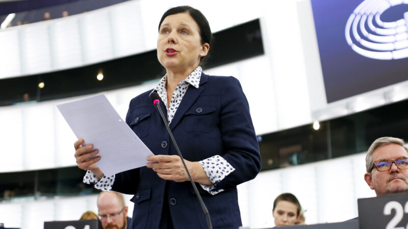 Zaručíte ochranu právního státu i&nbsp;v ČR? Na to se budou ptát europoslanci při grilování Jourové