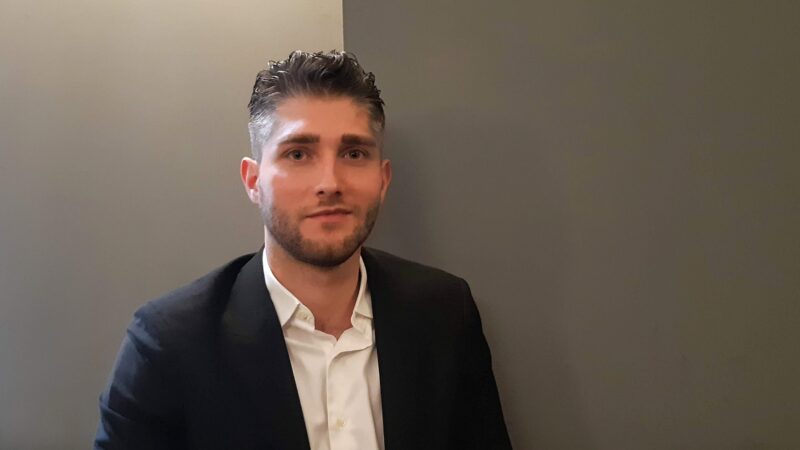 V britské společnosti sílí pocit, že politika je rozbitá a&nbsp;potřebuje opravit, říká britský odborník