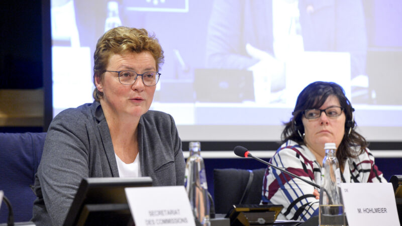 EU by měla při podezření ze střetu zájmů přijmout tvrdší preventivní opatření, říká šéfka kontrolního výboru EP