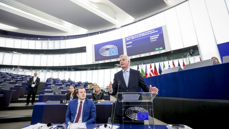 Komise bude po brexitu bedlivě sledovat, jak Británie plní své závazky z&nbsp;výstupové dohody