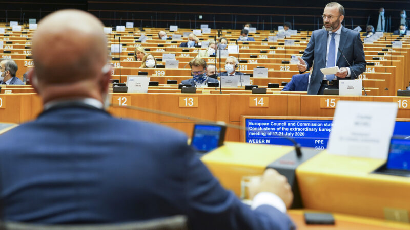 „Dohoda mě netěší.“ Europoslanci kritizují výsledky rozpočtového summitu