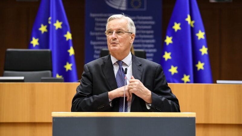 Nadešla chvíle pravdy, varuje Barnier. Dohoda mezi EU a&nbsp;Británií musí být hotová do neděle, požadují europoslanci