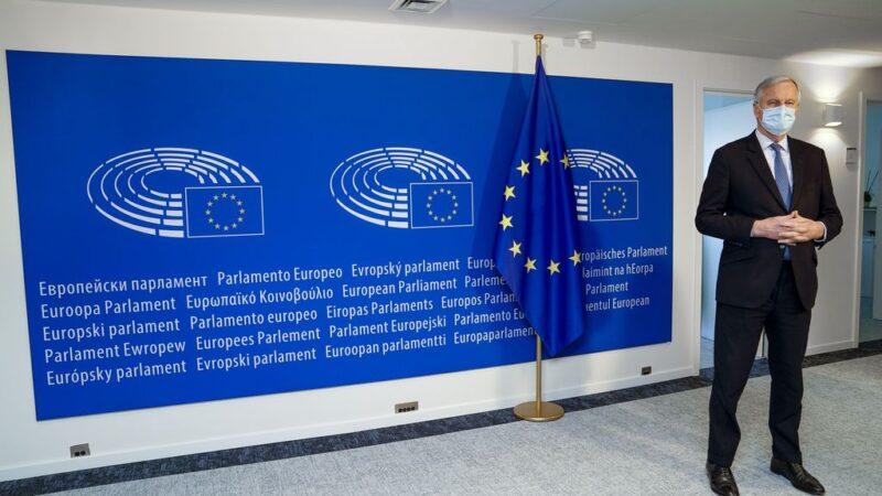 Londýn čeká na ratifikaci obchodní dohody ze strany EU. Europoslanci získali dva měsíce navíc