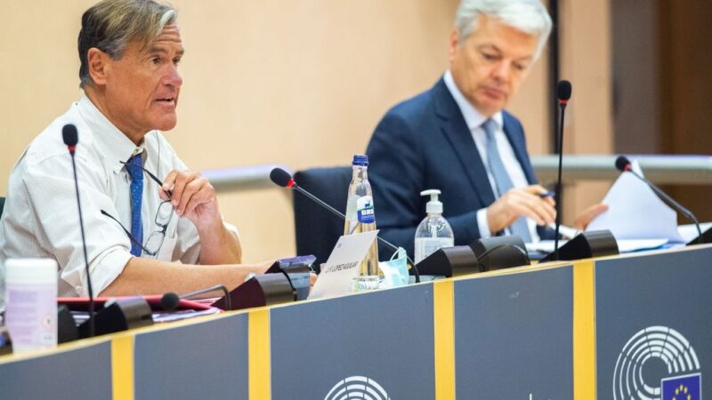 Europoslanci chtějí širší působnost unijních covidových pasů. Poslední slovo budou mít členské státy