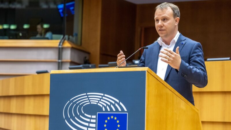 V Bruselu to jiskří. Europoslanci hrozí Evropské komisi, že na ni podají žalobu