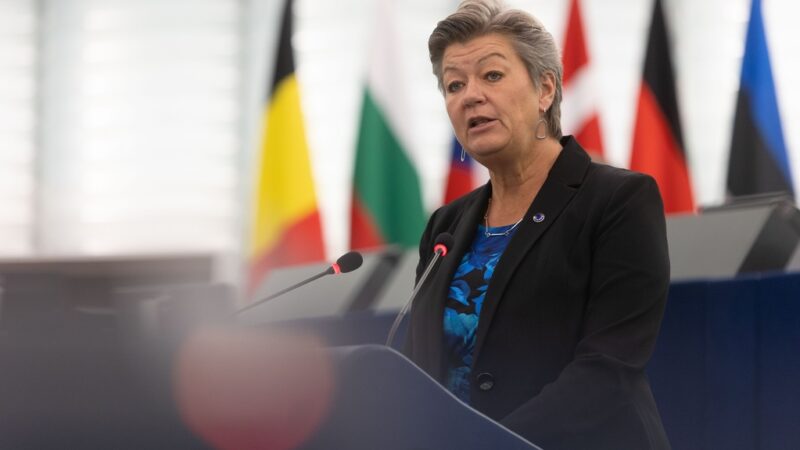 Lukašenkův režim je zoufalý, tvrdí eurokomisařka. Poslanci žádají tvrdší postup