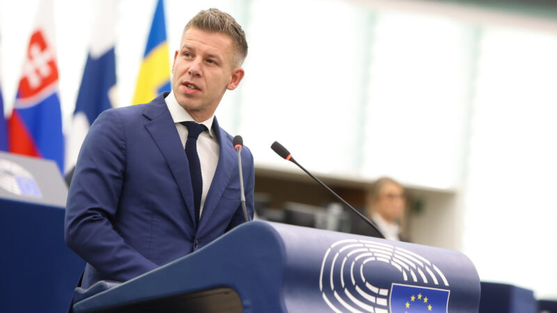 Magyar míří do Bruselu kvůli uvolnění fondů. Jeho nová vláda už představila první změny
