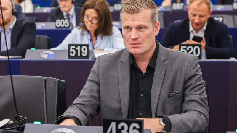 Dekarbo brief: Motoristé si dělají zálusk na ministerstvo životního prostředí