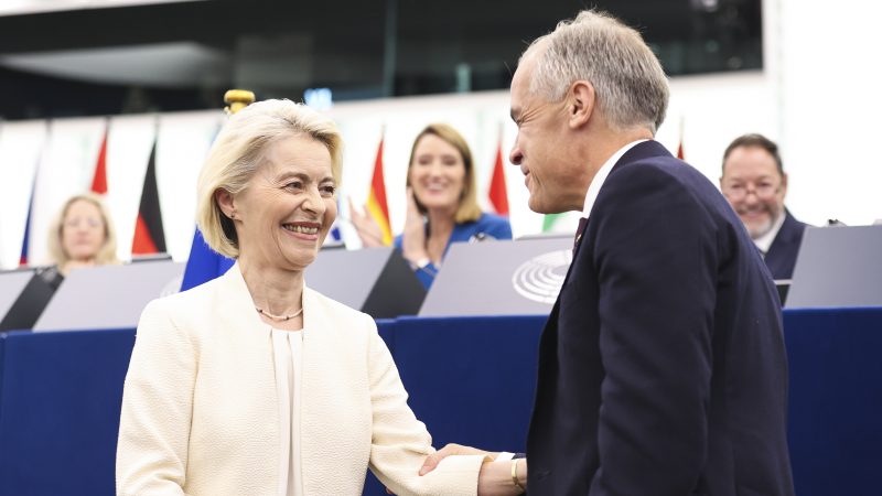 „Myslím, že je to k smíchu.“ Trump EU pohrozil cly a přerušením obchodu kvůli Kanadě