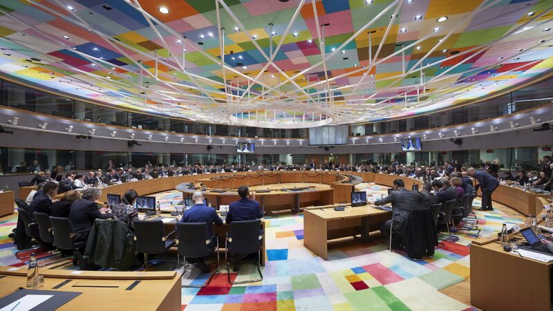 Ministři zdravotnictví zemí EU vyzvali Komisi k&nbsp;rychlejší reakci na epidemii koronaviru