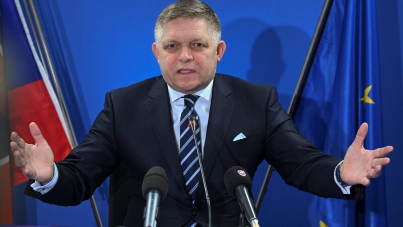 Třetí potížista z&nbsp;Visegrádu: Slovensko sklízí kritiku kvůli vládě práva. Co se v&nbsp;zemi děje a&nbsp;co na to říká EU?