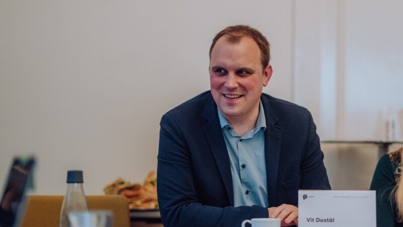 Podcast: Polsko bude chtít do dění v&nbsp;EU více promlouvat, hlavně do obsazení postů po eurovolbách, říká Dostál