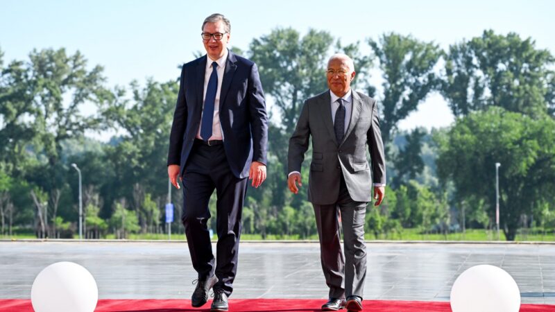 Srbsko míří do EU, ujišťuje Vučić. Západ ho kritizuje za cestu do Moskvy