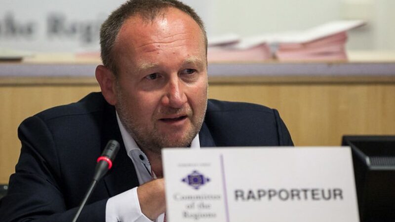 Za chybami v&nbsp;dotacích často stojí nejednoznačnost pravidel, říká bývalý zástupce českých regionů v&nbsp;Bruselu