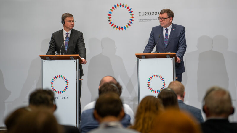 Ministři financí v&nbsp;Praze schválili další finanční pomoc Ukrajině, půjčí jí 5 miliard eur