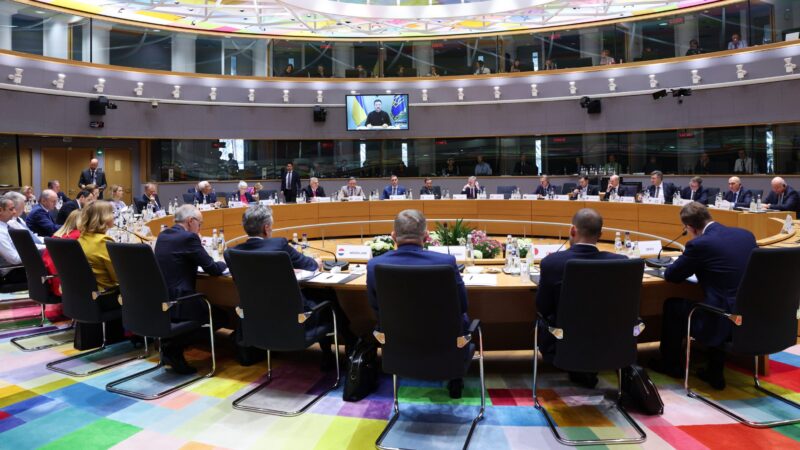 27 minus 1. Lídři zemí EU vyzvali Rusko k&nbsp;ukončení války, Orbán se opět nepřidal