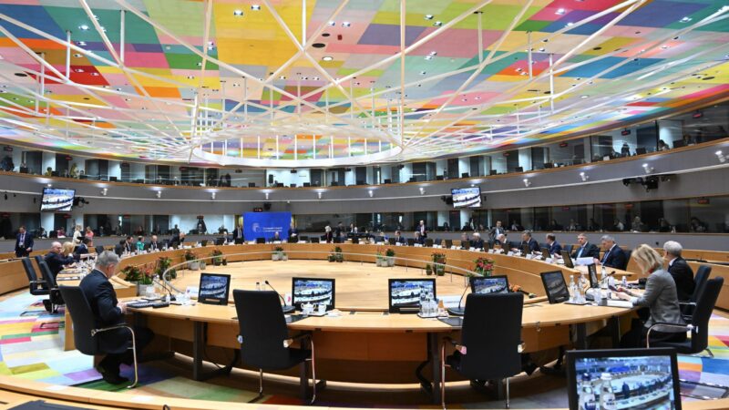 Lídři EU podpořili pokračování vojenské pomoci Ukrajině. Neplánovaně řešili zemědělské protesty