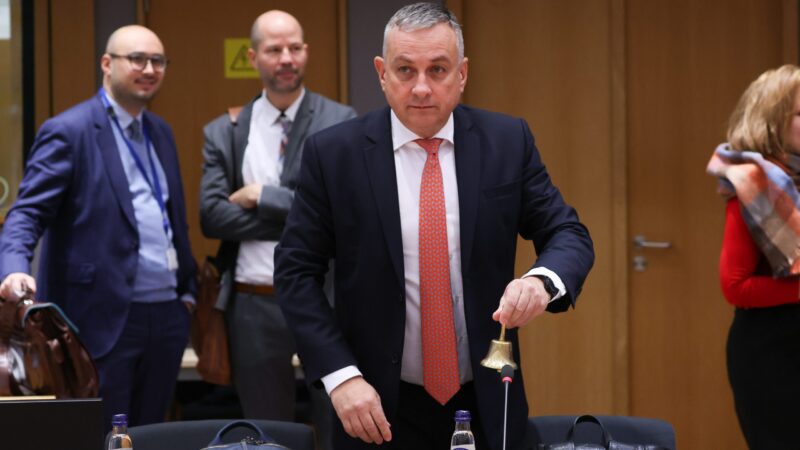 Unie se dohodla na dynamickém stropu pro cenu plynu, spustí se na úrovni 180 eur/MWh