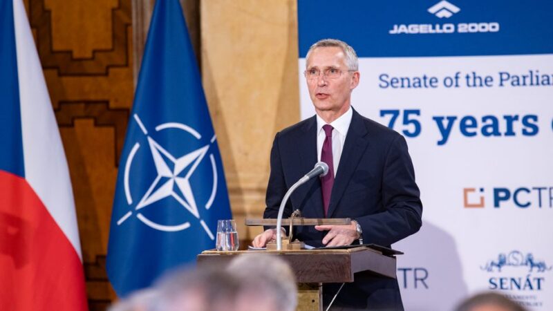 Stoltenberg ocenil českou muniční iniciativu. Upozornil ale, že bude potřeba více