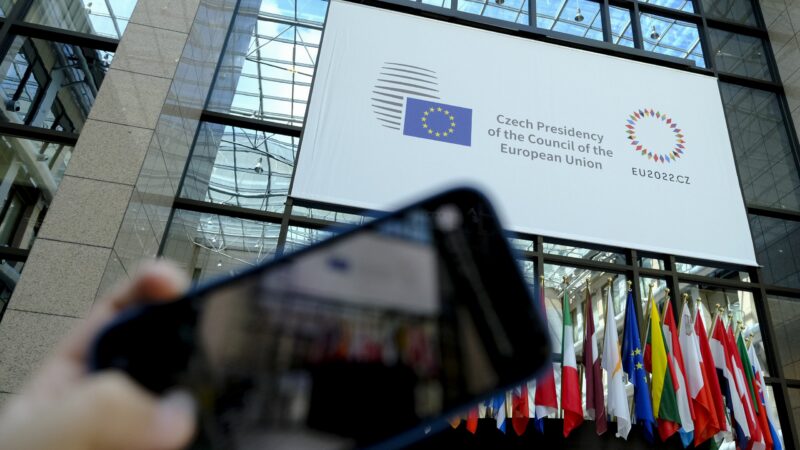 České předsednictví v&nbsp;EU má řešit švarcsystém, doma ale problém dál kvete. Řidiči platforem varují před riziky