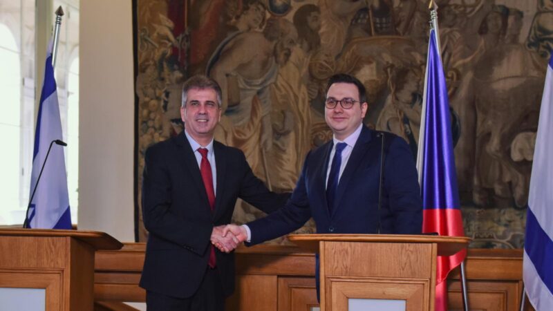 Exkluzivně: Lipavský navštívil Izrael. Do Prahy veze české občany, kteří se ocitli v&nbsp;nouzi