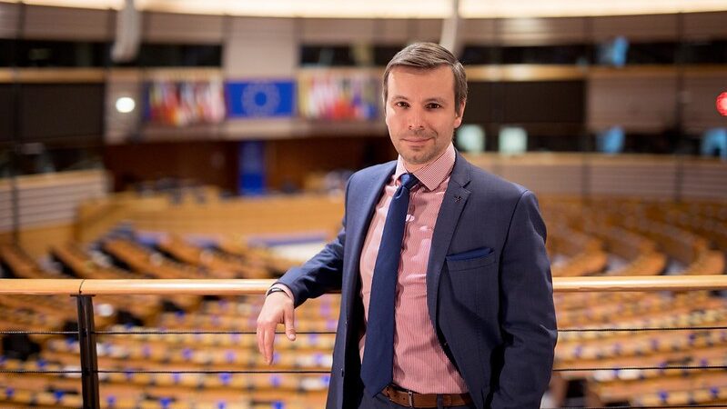 Kolaja je spitzenkandidátem evropských Pirátů