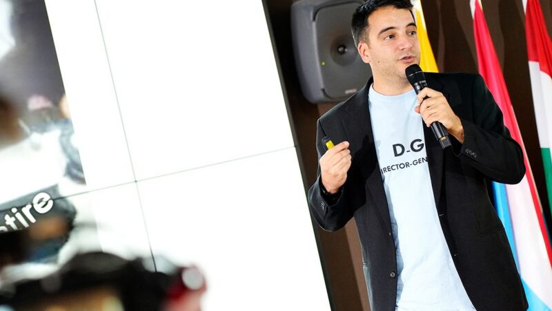 Babiš mi chybí, Pavel je cool. Moje memy mohou lidem přiblížit EU, říká tvůrce vtipů o&nbsp;unijních politicích